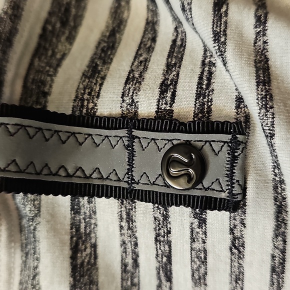 Lululemon Vinyasa Wrap - Picture 3 of 7